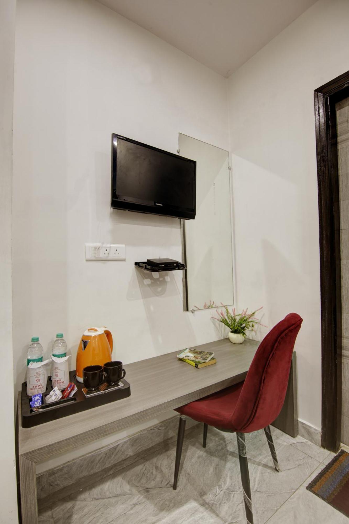Hotel S B Inn - Near New Delhi Railway Station Paharganj Exterior photo